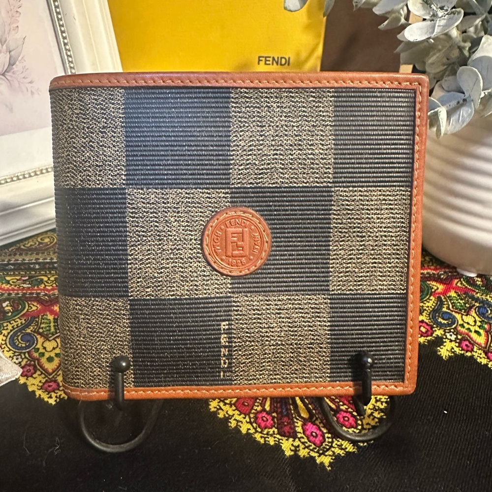 Fendi Pequin Men’s bifold wallet vintage. Leather and canvas.  EUC